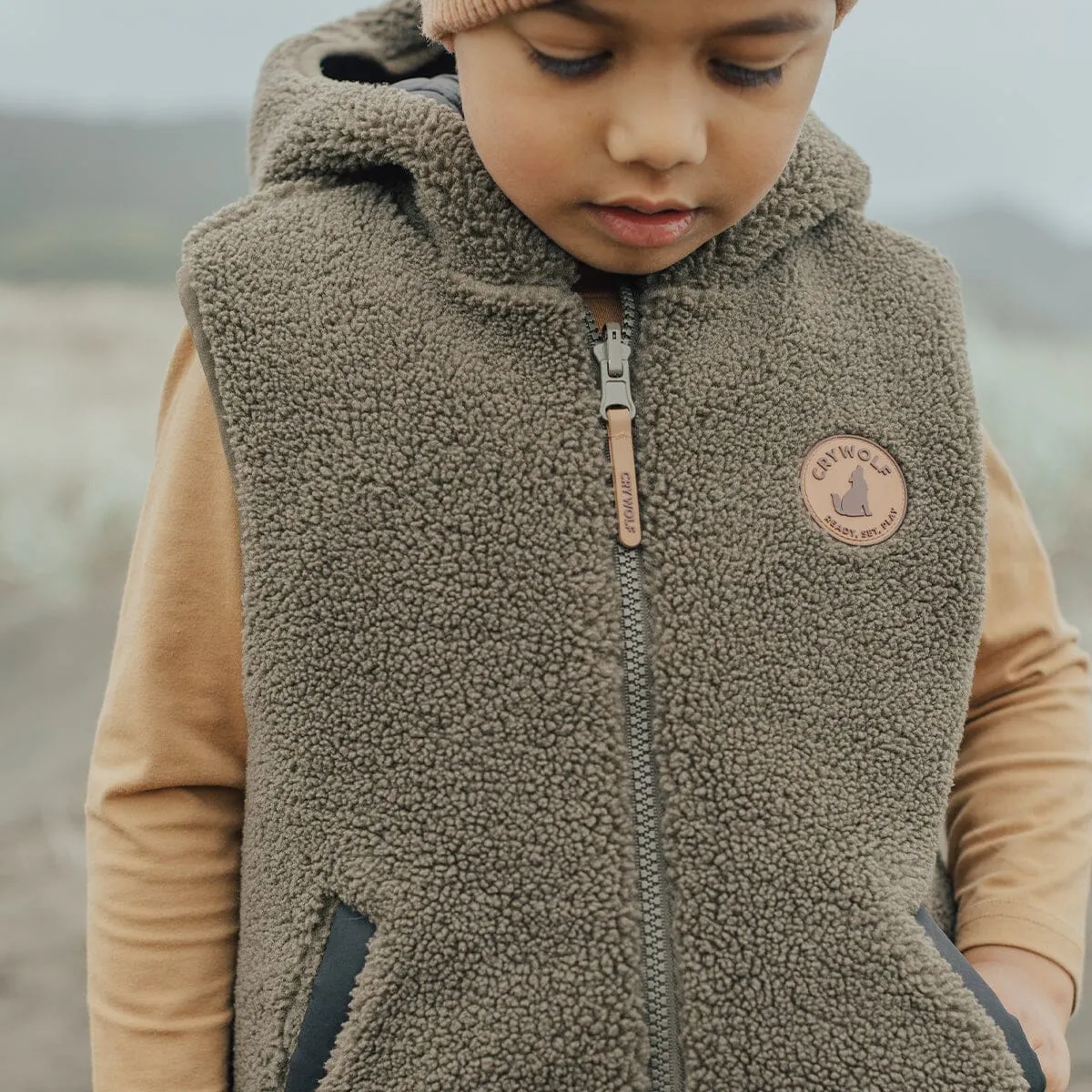 Reversible Hooded Yeti Vest (Black/Khaki)