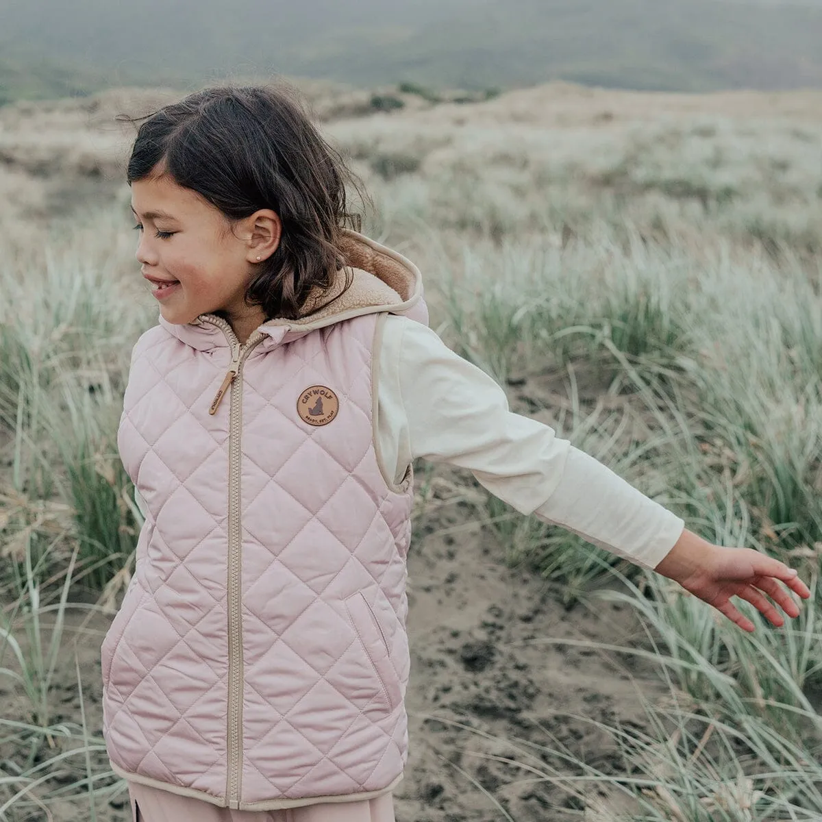 Reversible Hooded Yeti Vest (Dusty Pink/Camel))